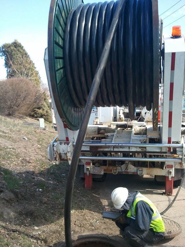 Cable drum pulling on site