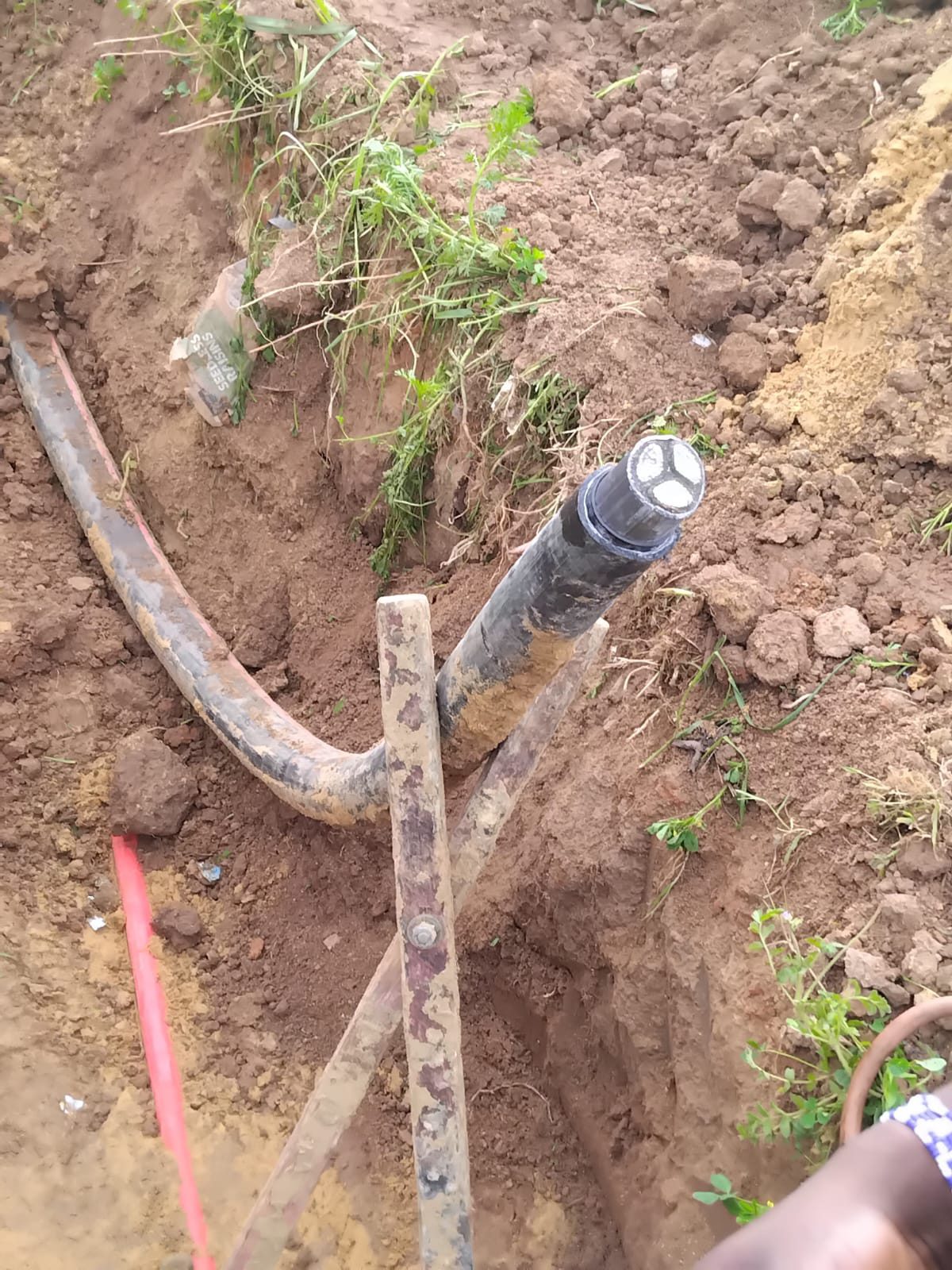 MV cable laying in trench