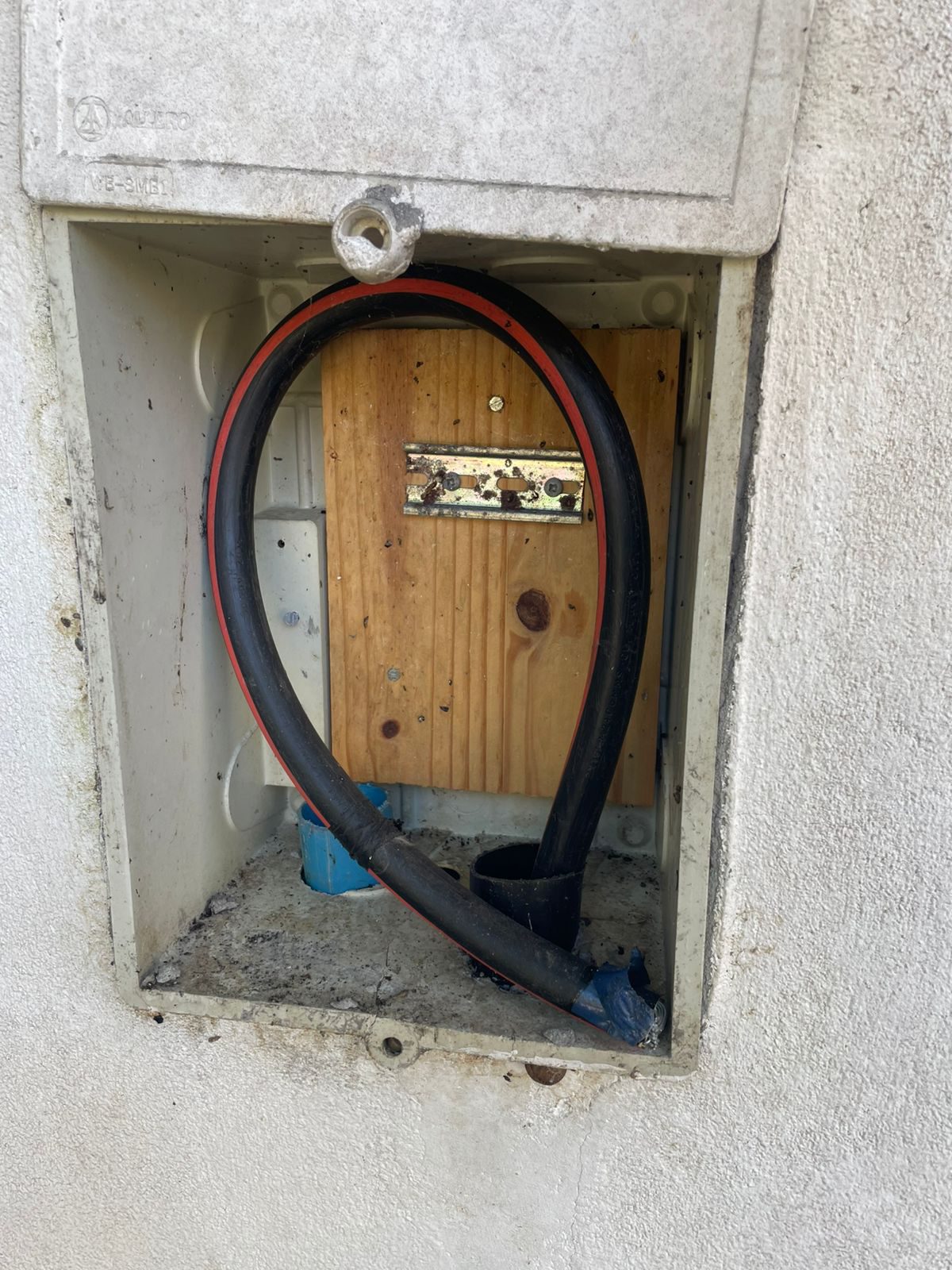 Street cable chamber